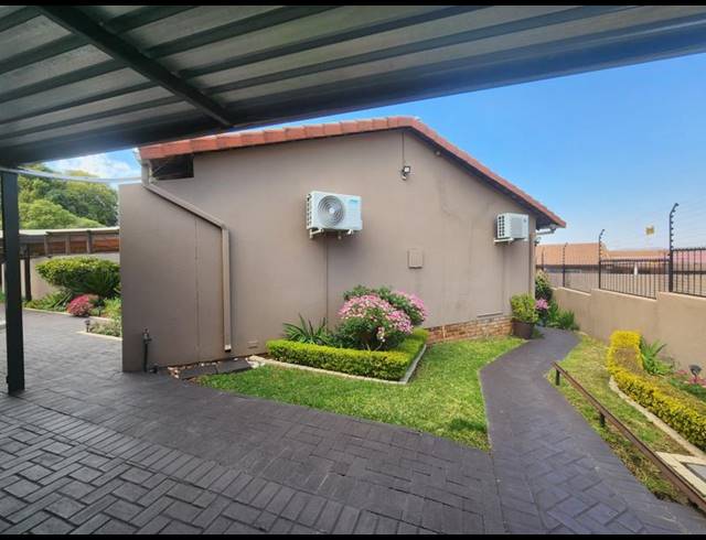 2 BEDROOM PROPERTY TO RENT IN SUNDOWNER
